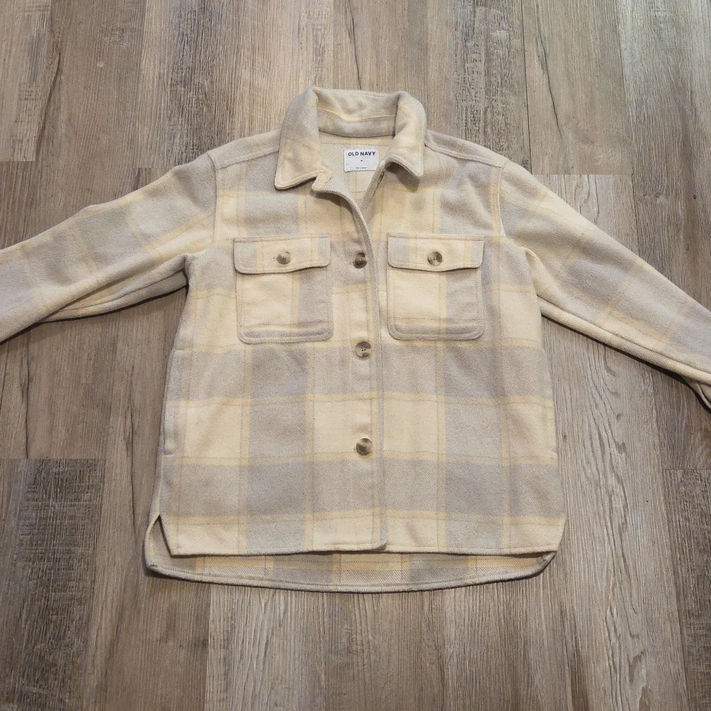 Old Navy Soft-Brushed Utility Shacket - Picture 2 of 8